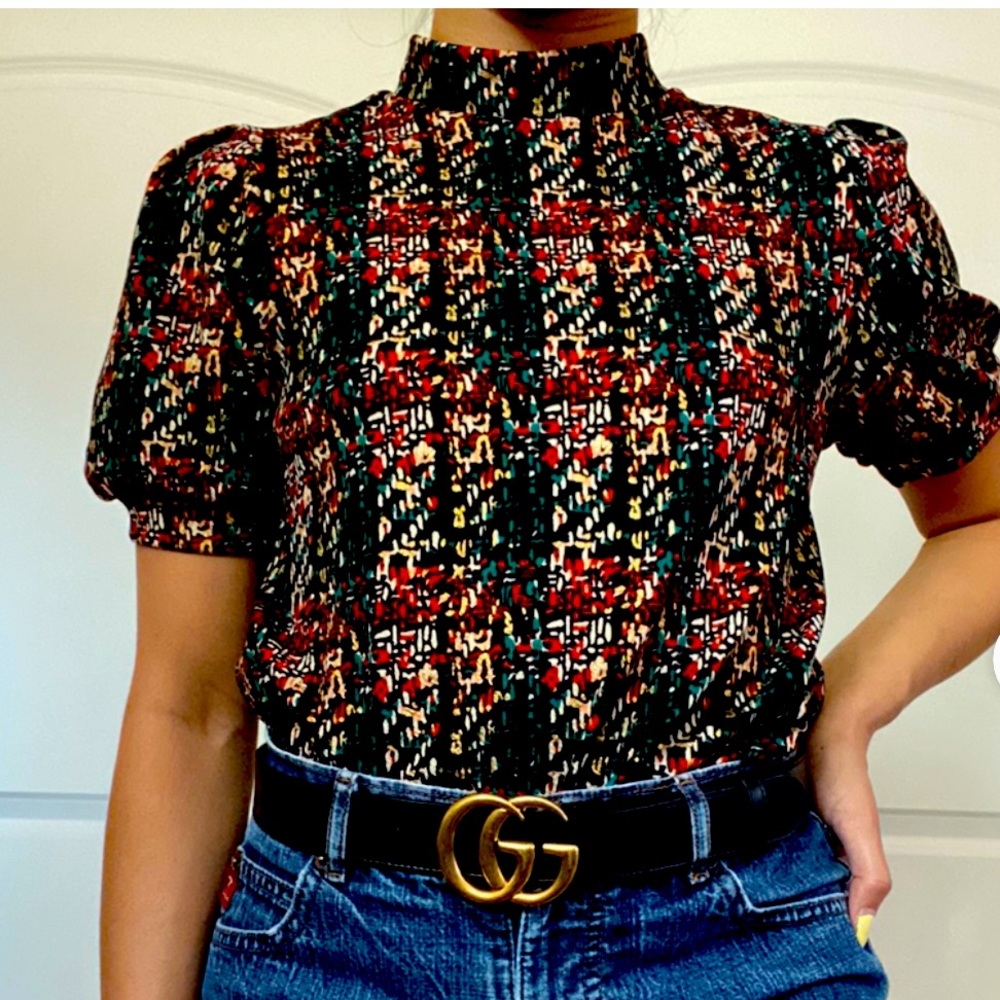 Everleigh top puff sleeves gold black S